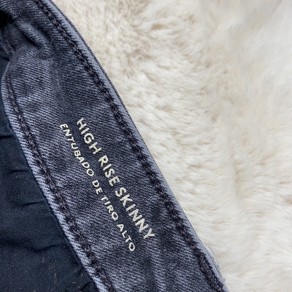 Universal thread High Rise Skinny Grey Ripped Jean - Picture 5 of 6